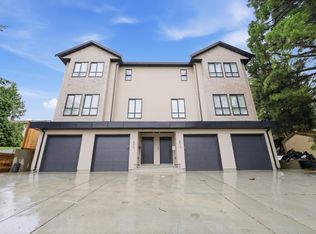 6070 Elgin Ave #4, Burnaby, BC V5H 3S4