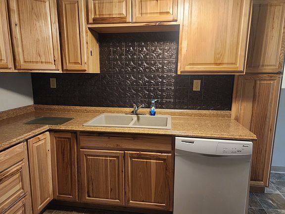 3rd image of 2104 Livingston Ave #Basement