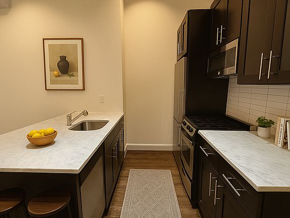 3rd image of 106 Bedford Ave APT 1R