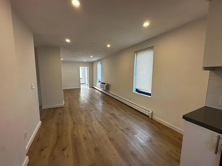9 Fraser St #B — Photo 10