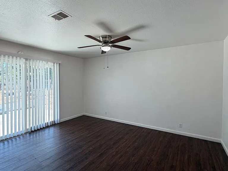7676 Hemlock Ave — Photo 21