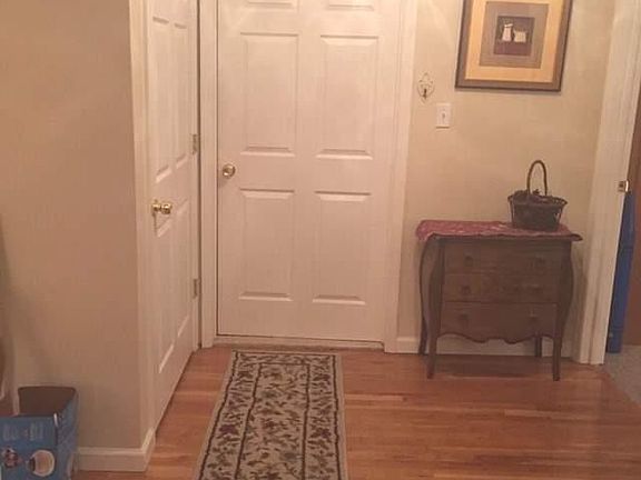 3rd image of 22 Gywnne Ln