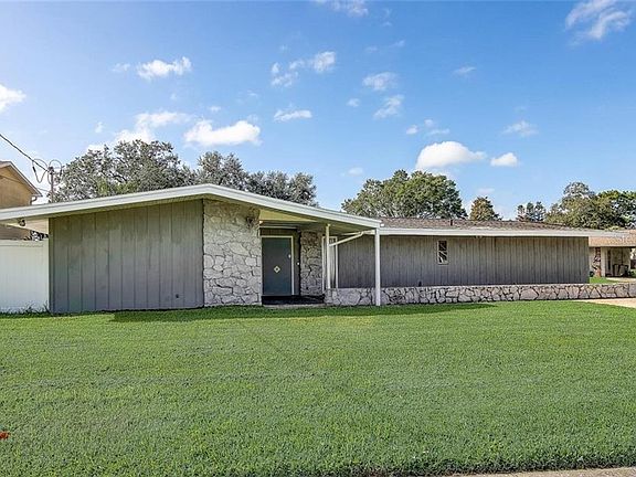 3rd image of 6809 Spencer Cir