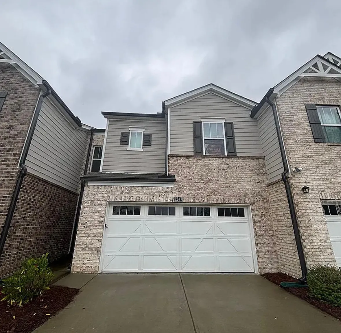 3 bed, 2.5 bath, 2042 sqft, $2,350 — Photo 1
