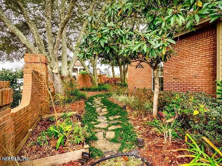7820 Deerwood Point Ct — Photo 3
