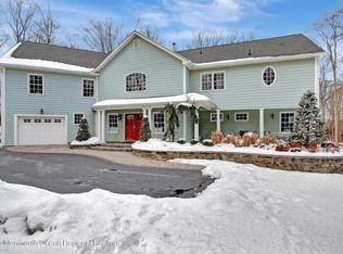 8 Rosedale Ter, Holmdel, NJ