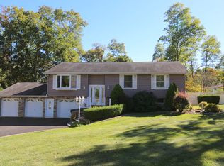 95 Union Valley Rd, Mahopac, NY 10541