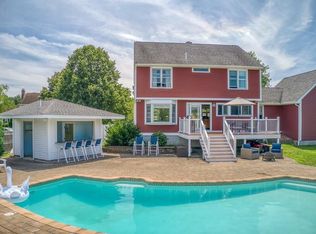 16 Pheasant Run Dr, Newburyport, MA 01950