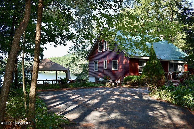 2nd image of 15 Lake Shore Road