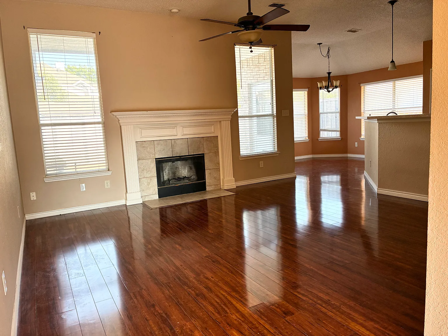 3 bed, 1531 sqft, $2,300 — Photo 2