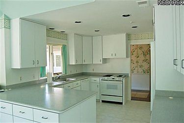 5th image of 429 Chipping Ln