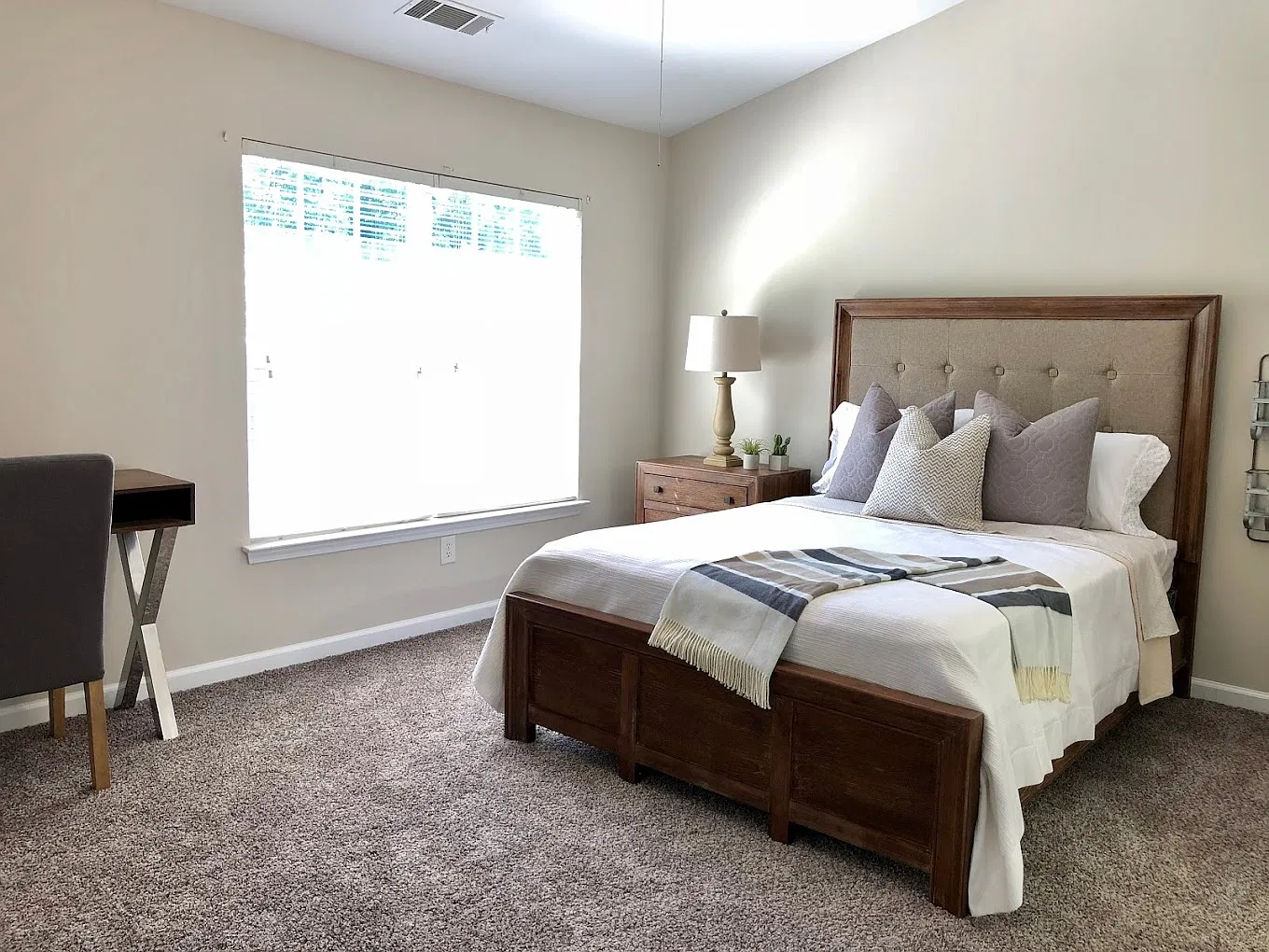 3 bed, 1332 sqft, $700 — Photo 1