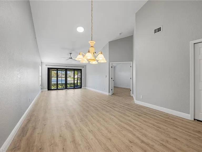 6654 Tannin Ln #B — Photo 10