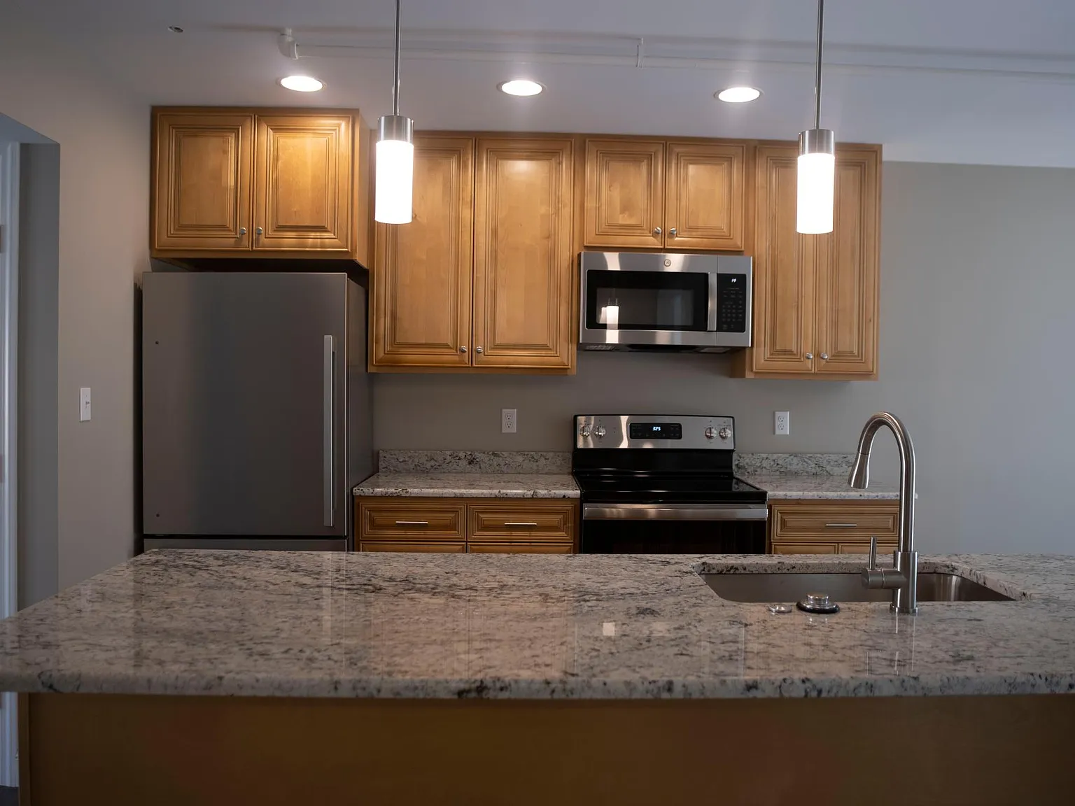 2 bed, 1016 sqft, $1,180 — Photo 4
