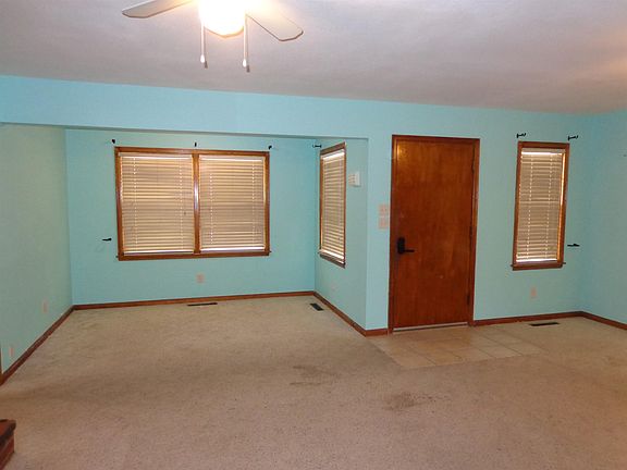 4th image of 506 E 11th St
