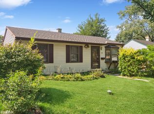 300 Raupp Blvd, Buffalo Grove, IL 60089