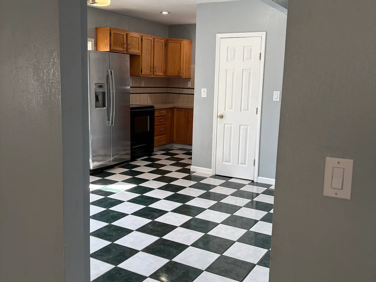 2 bed, $1,200 — Photo 1