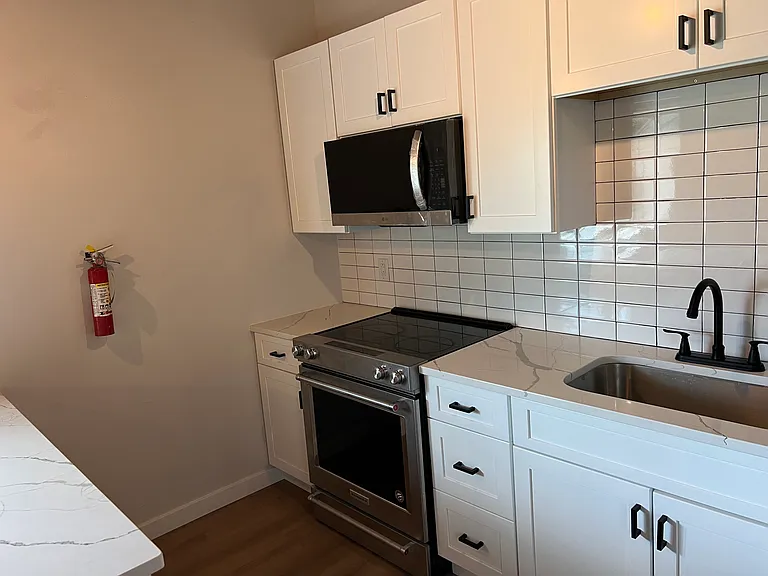 110 Railroad Ave #2 — Photo 2