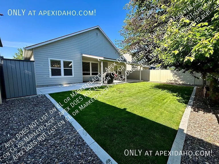 1354 E Argence St — Photo 31