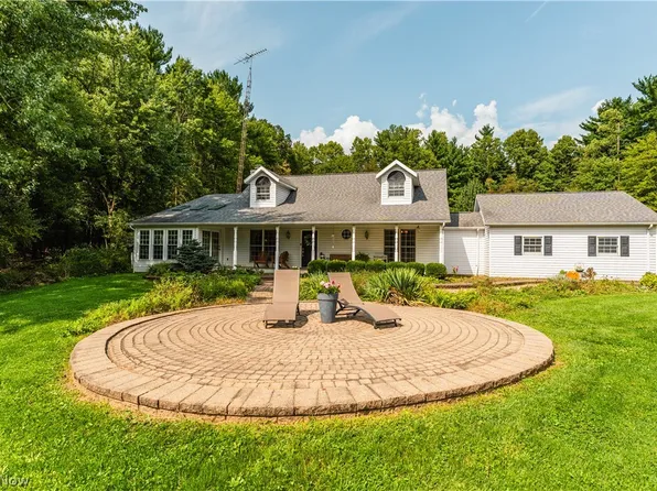 5556 Blacksnake Hill Rd NE, Dover, OH 44622