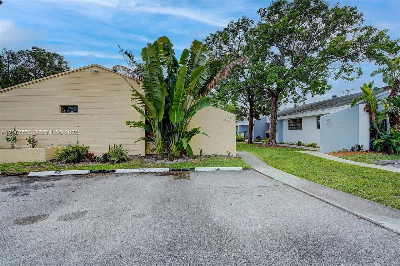 2 bed, 2.0 bath, 2565 sqft, $2,550 — Photo 1