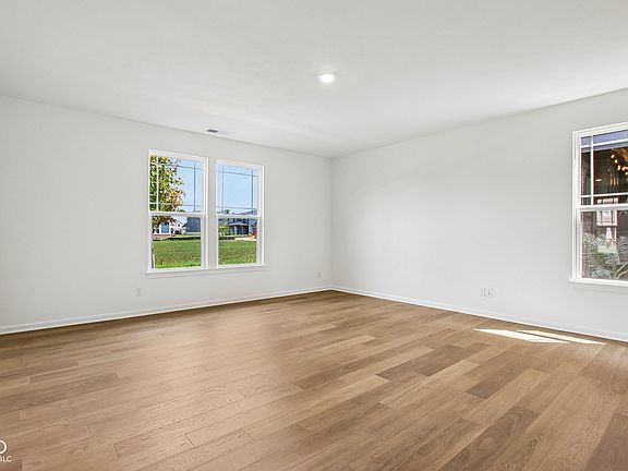 3rd image of 9084 Apollo Way