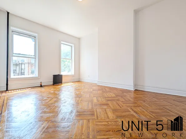 372a Bainbridge Street image 1 of 8