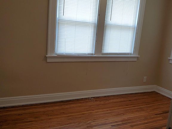 5th image of 130 W Lakeview Ave