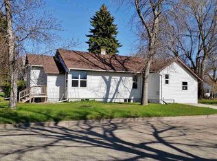 404 4th St SE, Rugby, ND 58368