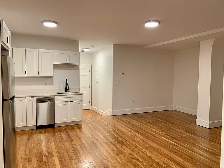 141 Beacon St #1 — Photo 3