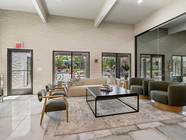 Mission Palms — Photo 10