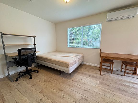 4th image of 5639 Heleo Ave #B
