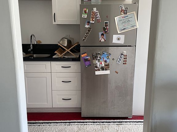 5th image of 801 N Las Palmas Ave APT 2
