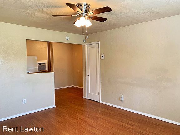 5th image of 710 1/2 NW Bell Ave APT A