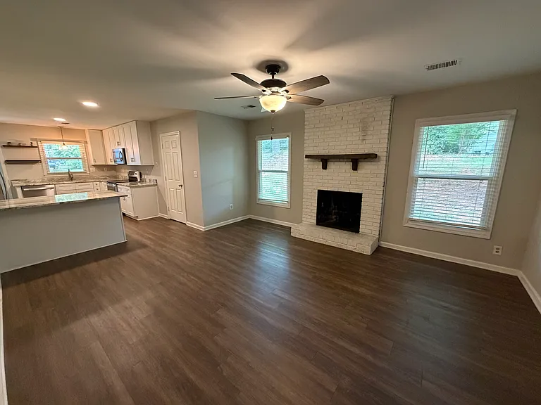 115 Burlington Ave — Photo 2