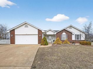 11 Fire Oak Ct, Troy, MO 63379
