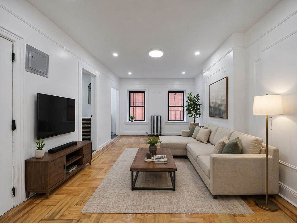 1st image of 203 Hart St Floor 3