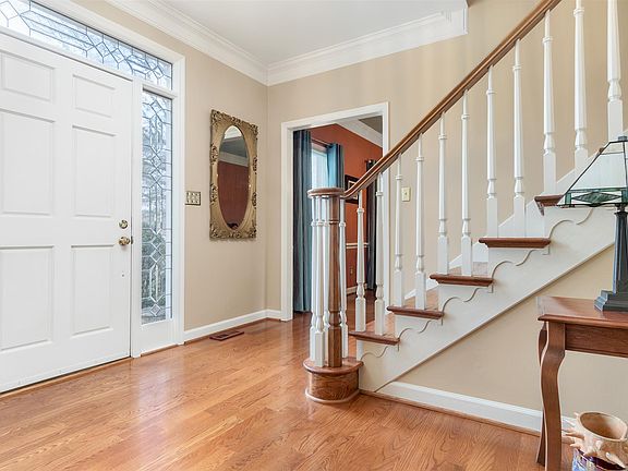 3rd image of 1086 Inneswood Dr