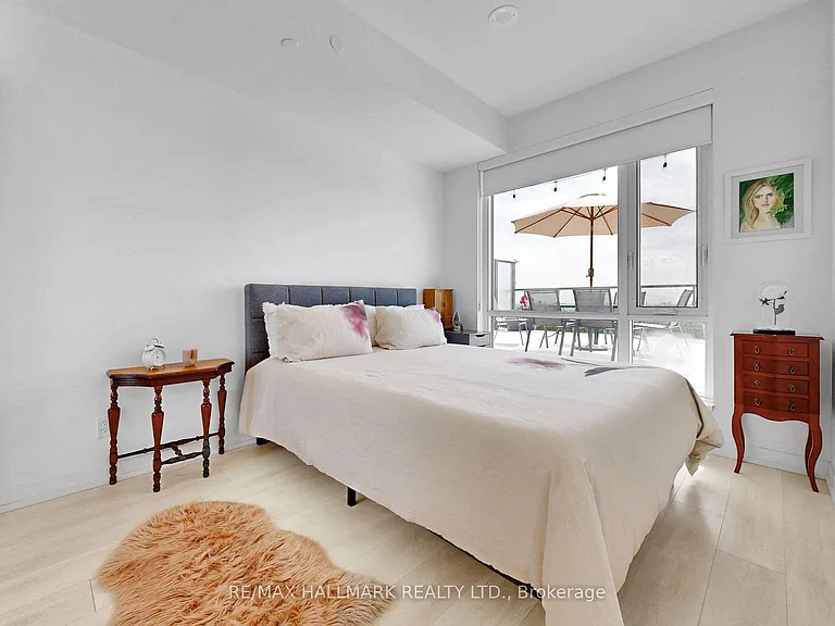 8 Beverley Glen Blvd #1101 — Photo 11