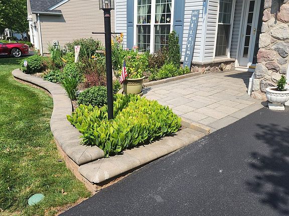 4th image of 3881 Arbours Ave