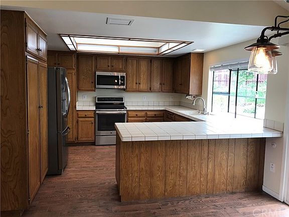 5th image of 1319 N Navarro Pl