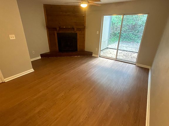 5th image of 1827 Sylvan Ct