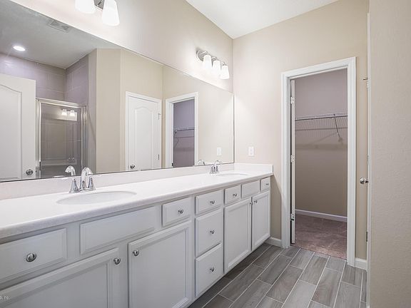 2nd image of 385 Stone Arbor Ln