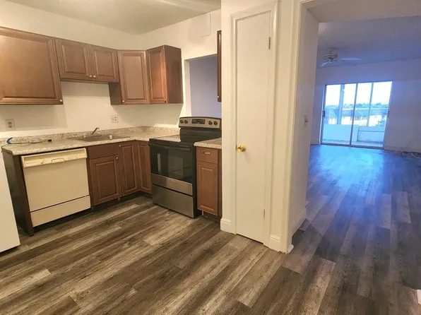 4751 NW 21 St #607, Lauderhill, FL 33313