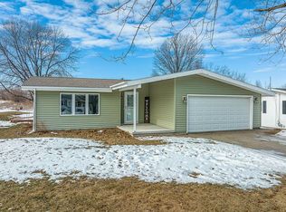 317 Swisher View Dr SW, Swisher, IA 52338