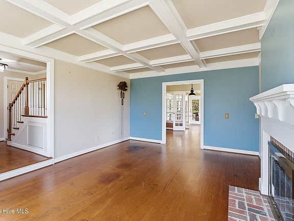 5th image of 317 S Belvedere Drive