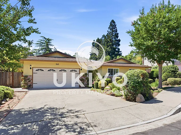 645 Keith Ct — Photo 61