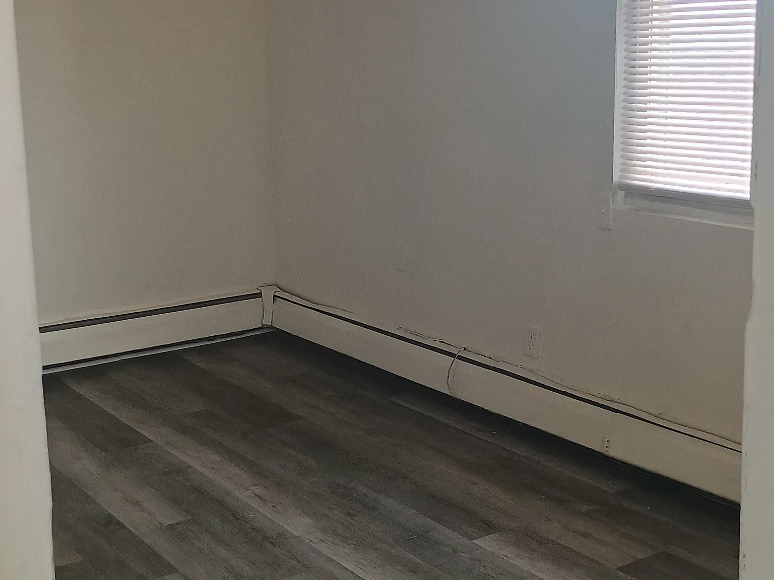 3 bed, 2500 sqft, $2,900 — Photo 1
