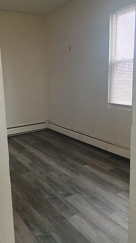 133 44th St #3 Photo 1