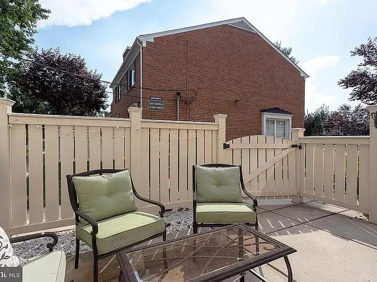 1487A N Van Dorn St — Photo 3